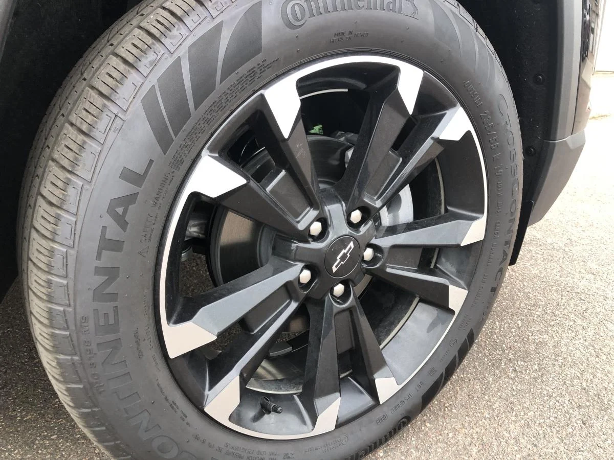 New 2026 Black Chevrolet Awd 4dr Rs image 9