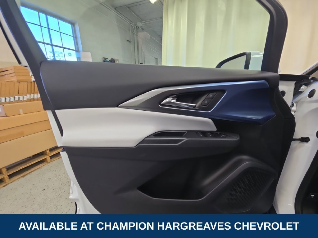 2025 Chevrolet Equinox EV LT - Photo 30