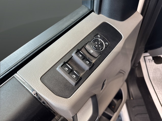 2021 Ford F-350 Super Duty XLT - Photo 16