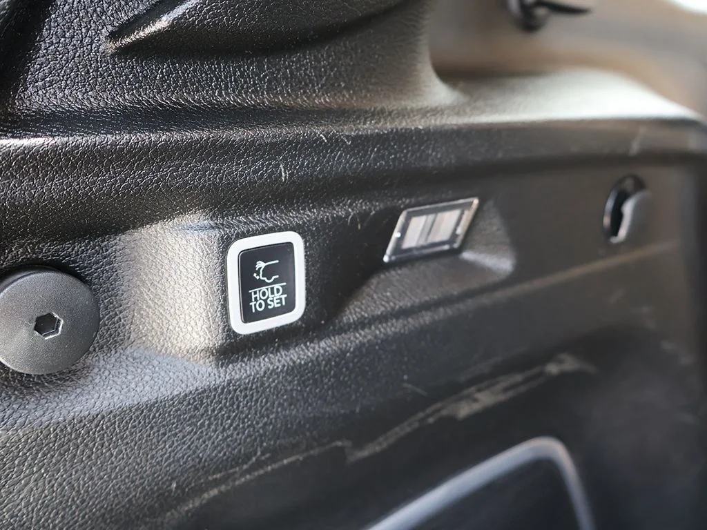Used 2022 Red Jeep Limited image 60