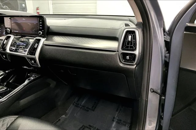 Used 2022 Everlasting Silver Kia SX-Prestige image 18