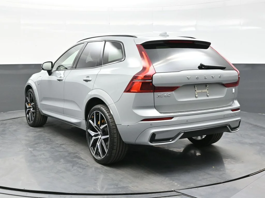 New 2026 Vapour Grey Volvo T8 Polestar Engineered image 5