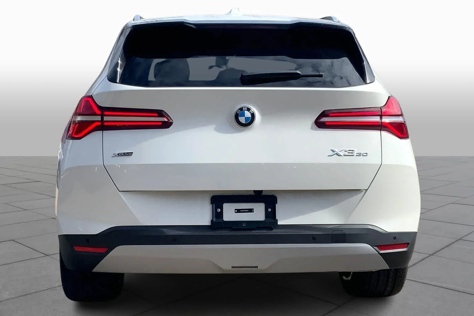 Used 2026 Alpine White BMW 30 xDrive image 4