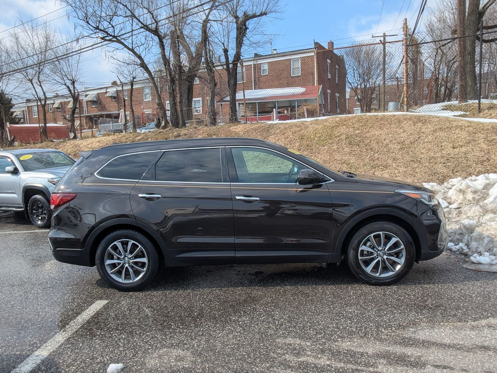 Used 2019 Brown Hyundai SE image 7