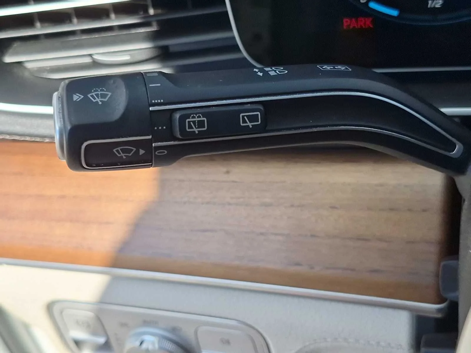 Used 2021 Polar White Mercedes-Benz GLE 450 image 27