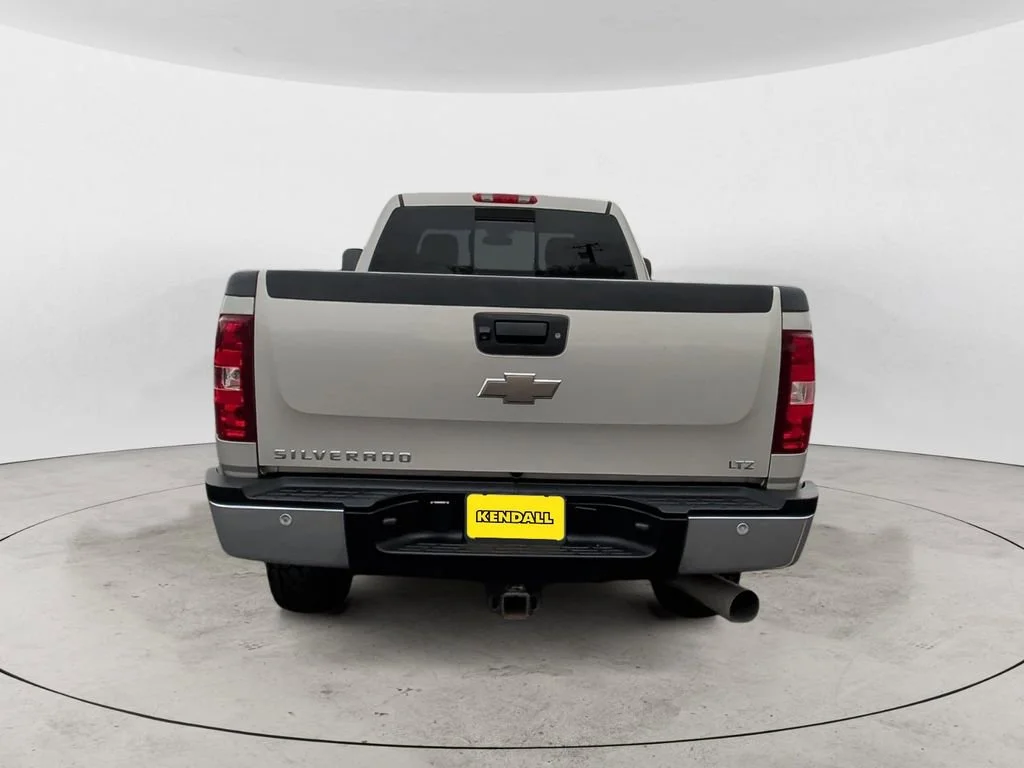 Used 2007 Silver Birch Metallic Chevrolet SRW LTZ image 4