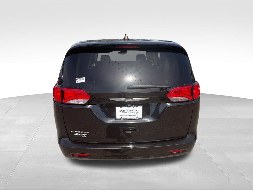 Used 2023 Black Chrysler LX image 4
