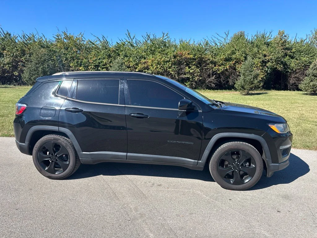 Used 2021 Diamond Black Jeep Latitude image 8