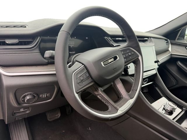 New 2026 Bright White Clear-Coat Exterior Paint Jeep Altitude image 13
