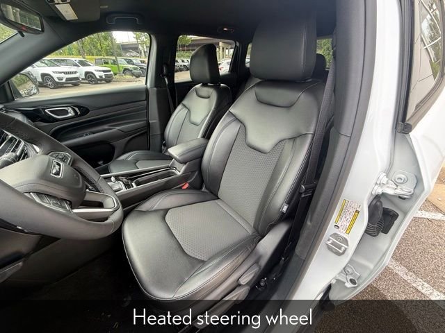 New 2026 Bright White Clear-Coat Exterior Paint Jeep Latitude image 19
