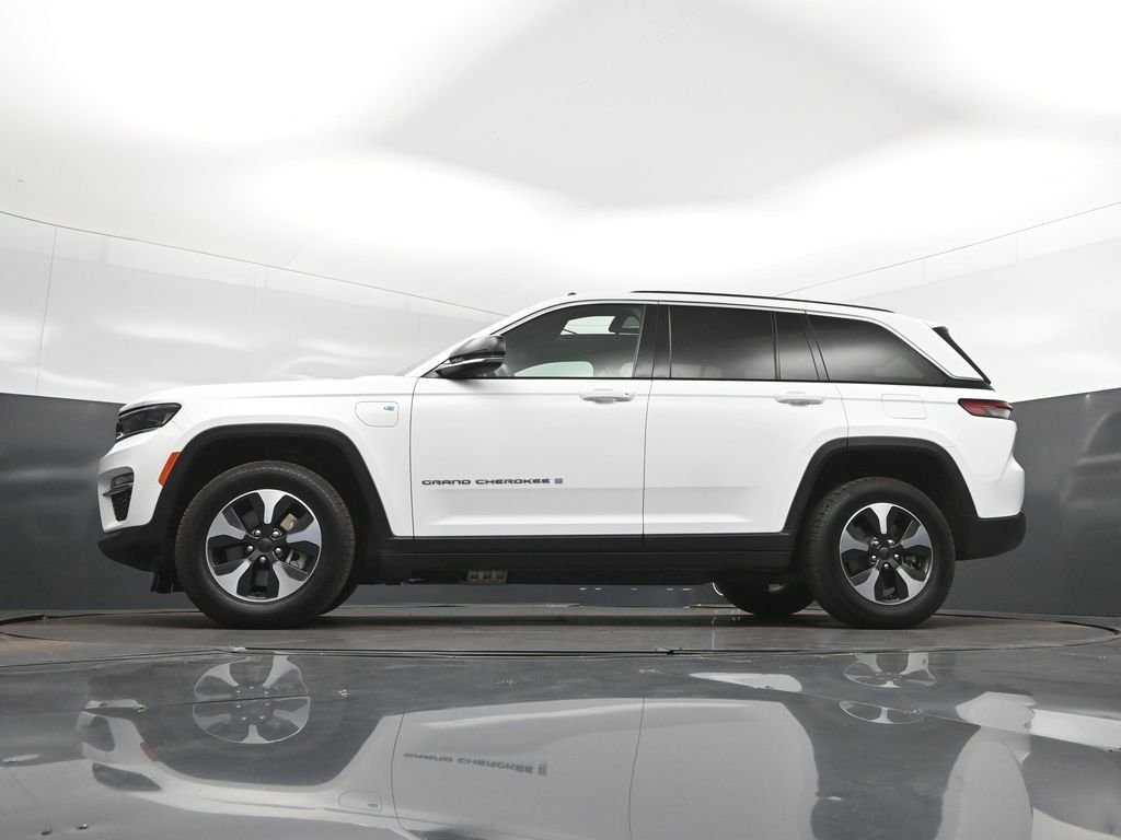 Used 2024 White Jeep 4xe image 39