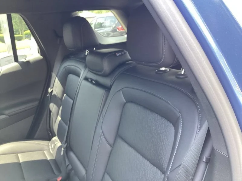 New 2027 Lakeshore Blue Metallic Chevrolet LT image 17