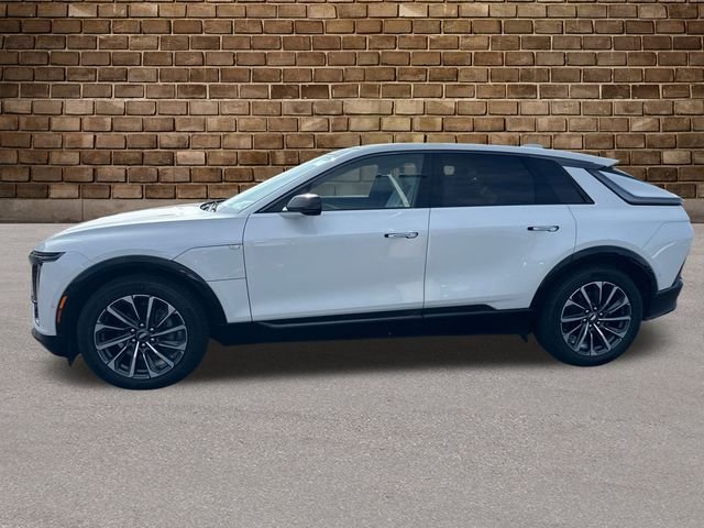 2024 Cadillac Lyriq Sport photo 2