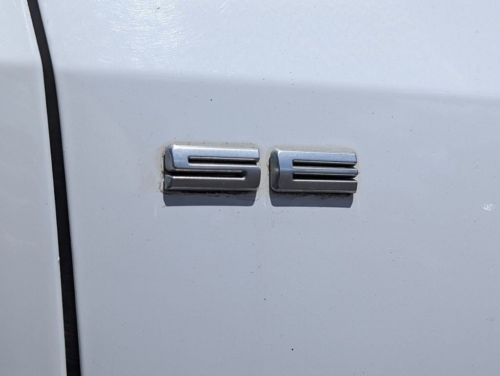 Used 2020 Oxford White Ford SE image 12