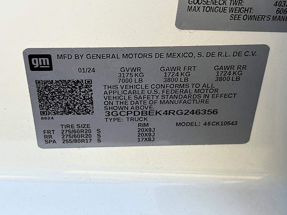 Used 2024 Summit White Chevrolet Custom image 19