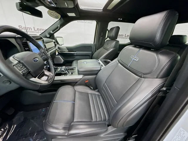 Used 2025 White Metallic Ford Platinum image 22