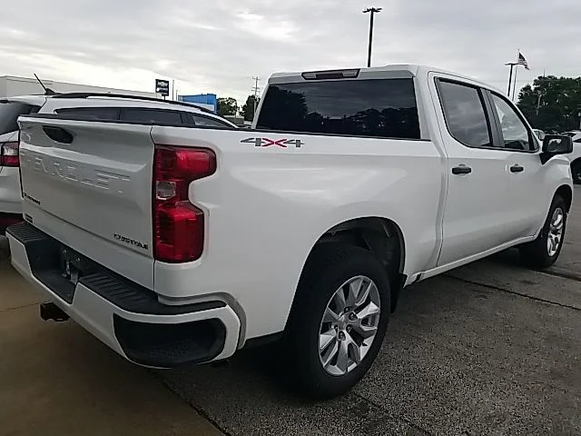 Used 2026 White Chevrolet Custom image 28