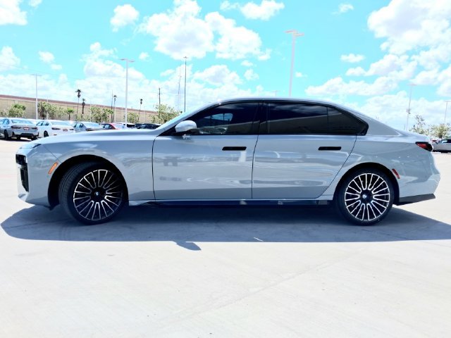 Used 2025 Gray BMW 740i image 4