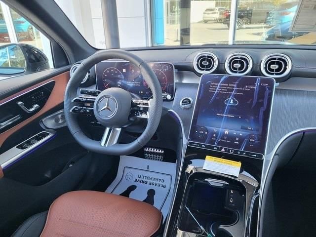 New 2026 Verde Silver Metallic Mercedes-Benz GLC 300 image 46
