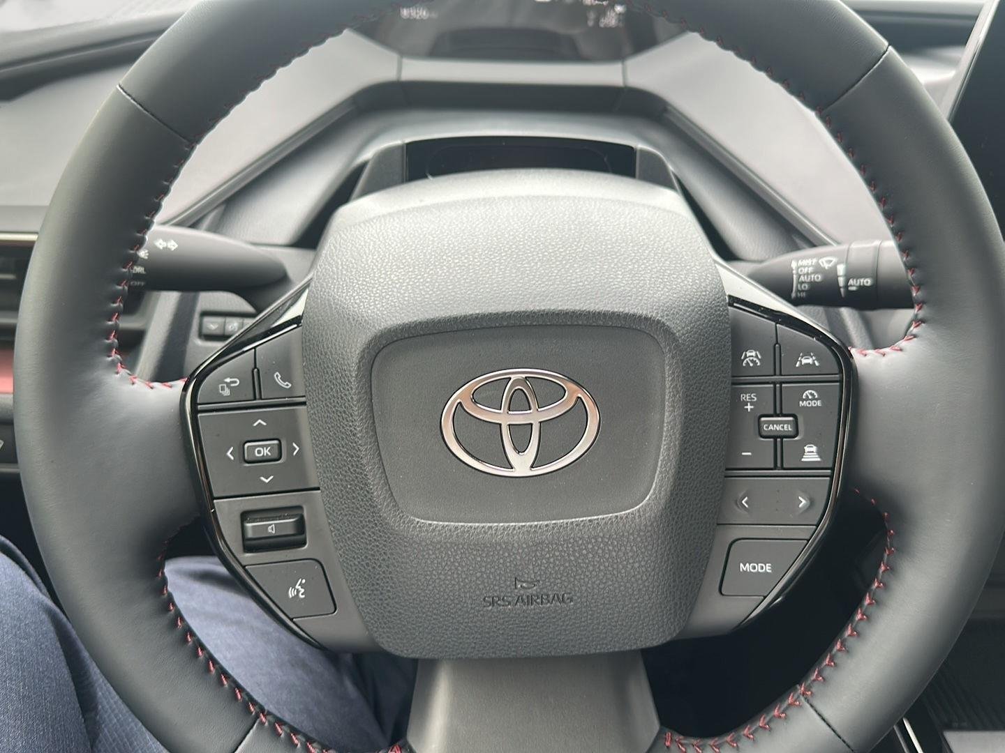 Used 2024 Wind Chill Pearl Toyota SE image 3