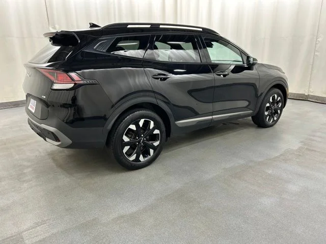 Used 2023 Black Kia X-Line image 4