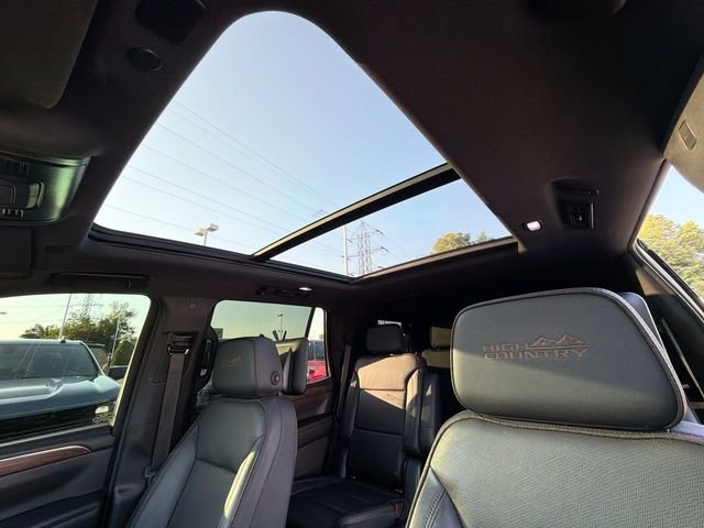 Used 2021  Chevrolet High Country image 29