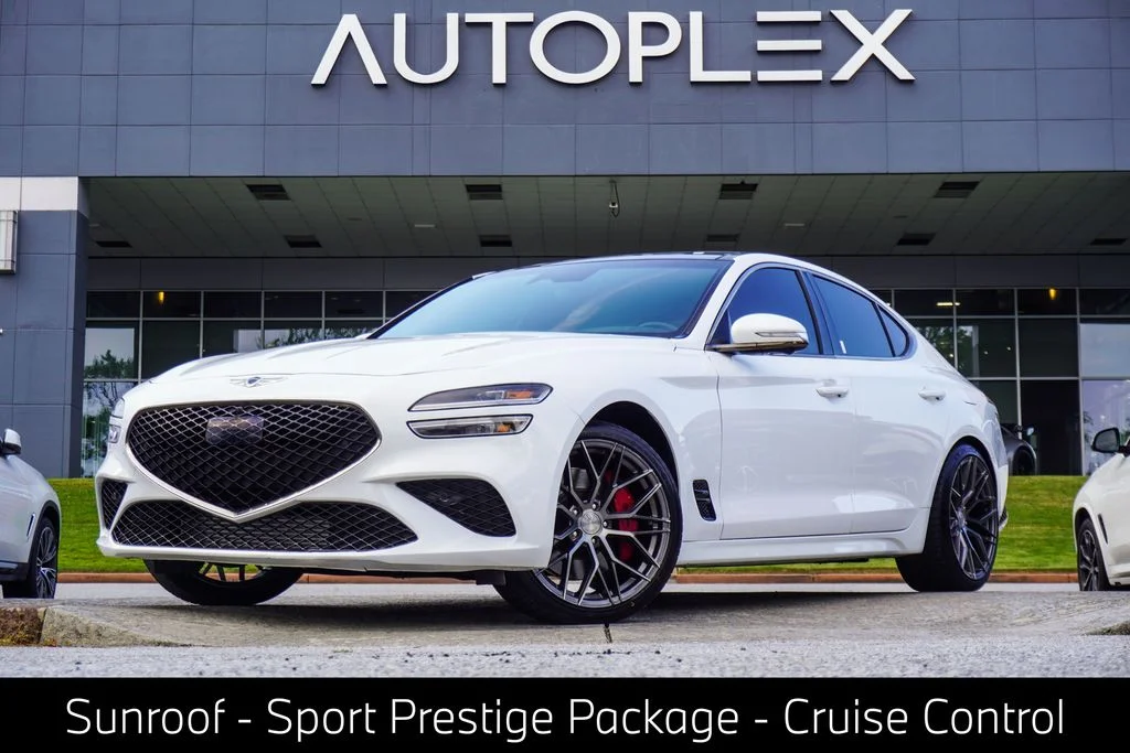 Used 2023 White Genesis 3.3T image 1