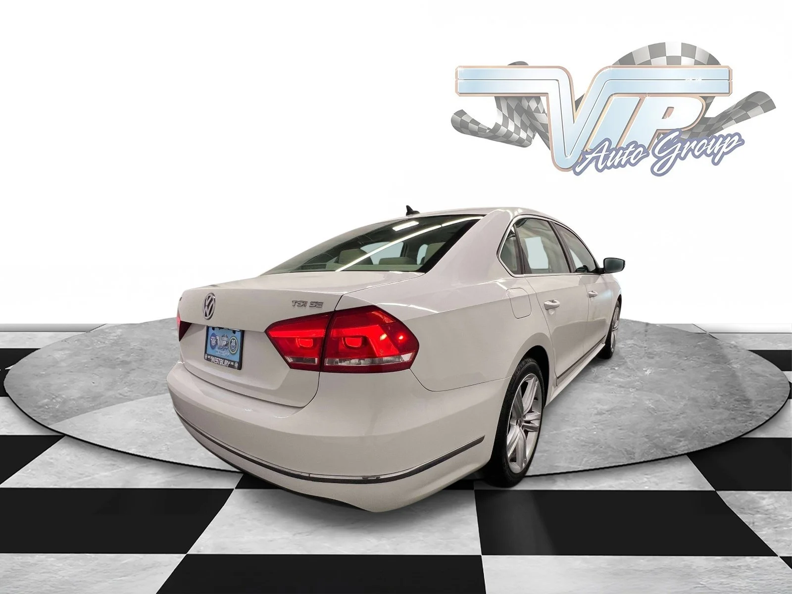 Used 2015 Candy White Volkswagen 1.8T SE image 6