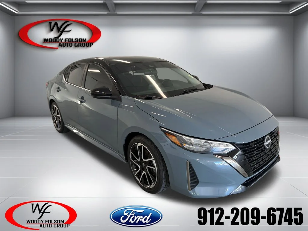 Used 2025 Gray Nissan SR image 1