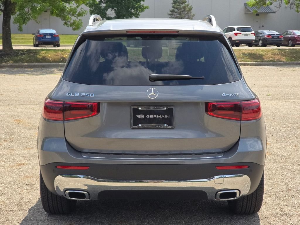 New 2026 Mountain Grey Metallic Mercedes-Benz GLB 250 image 15