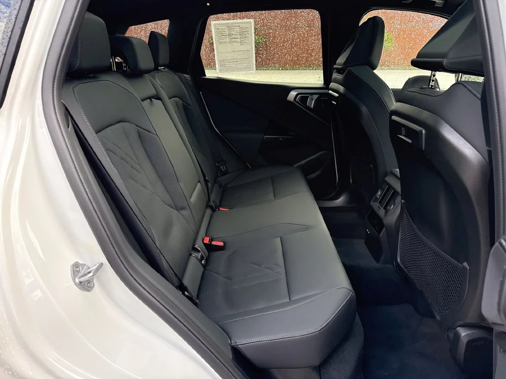 Used 2026 White BMW M50 xDrive image 27