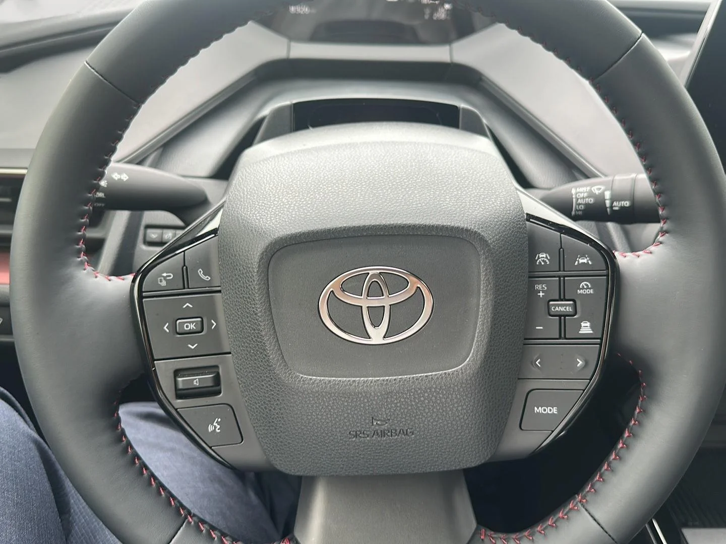 Used 2024 Wind Chill Pearl Toyota SE image 3