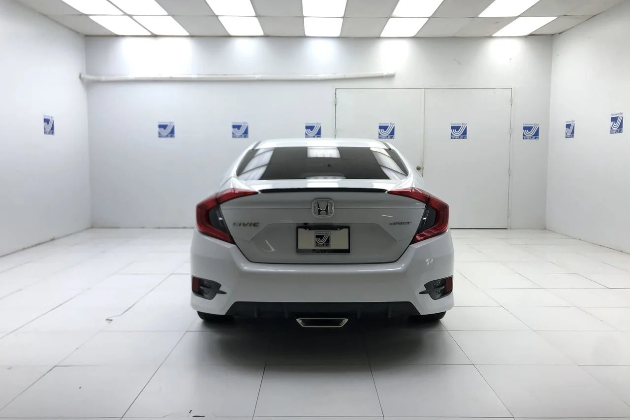 Used 2020 Platinum White Pearl Honda Sport image 7