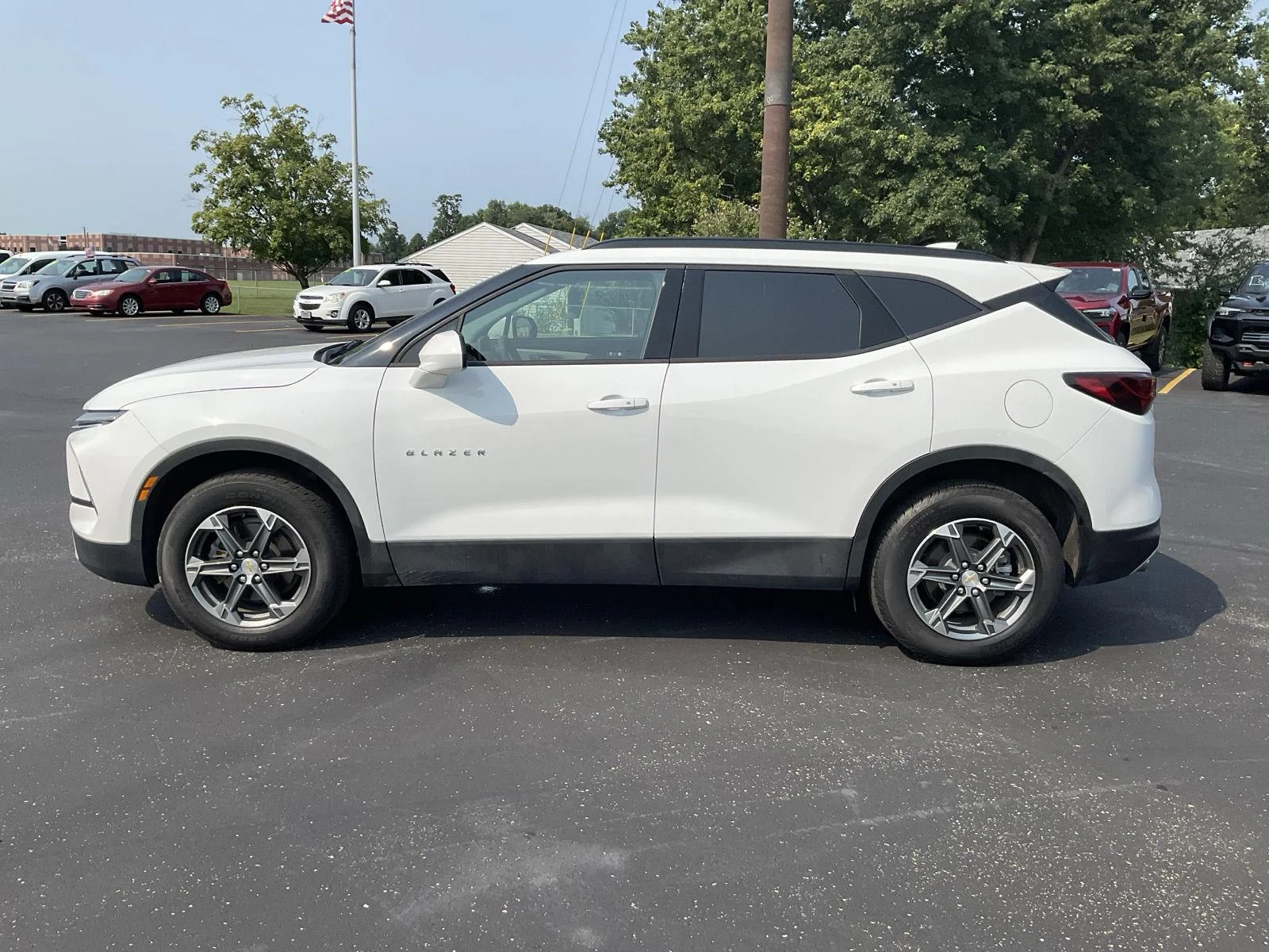 Used 2024 Summit White Chevrolet LT image 4