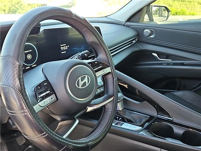 Used 2024 Black Hyundai Limited (IVT) image 11