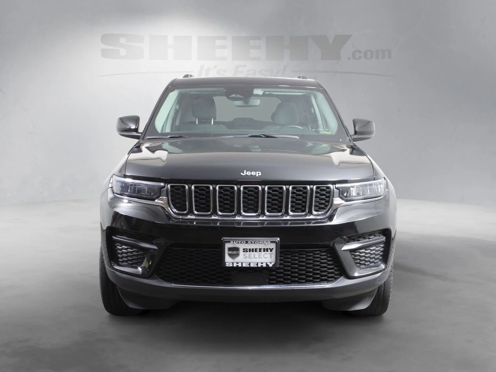 Used 2023 Black Jeep Laredo image 3
