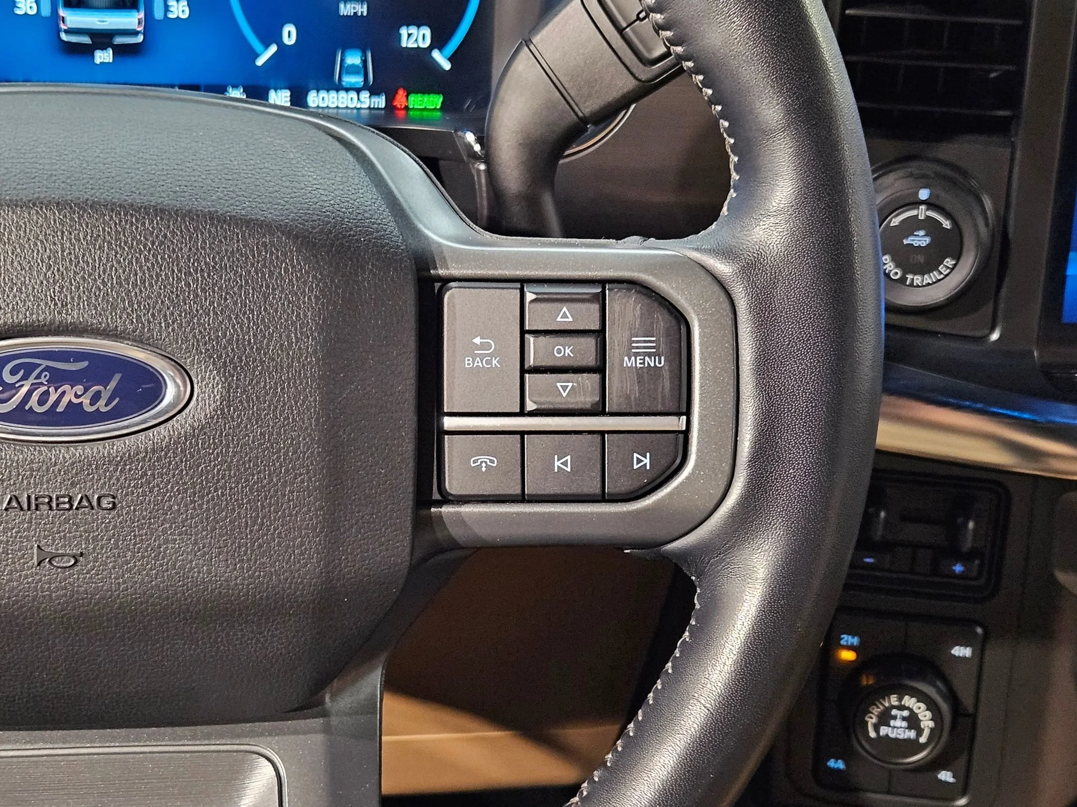 Used 2022 Smoked Quartz Metallic Tinted Clearcoat Ford LARIAT image 28
