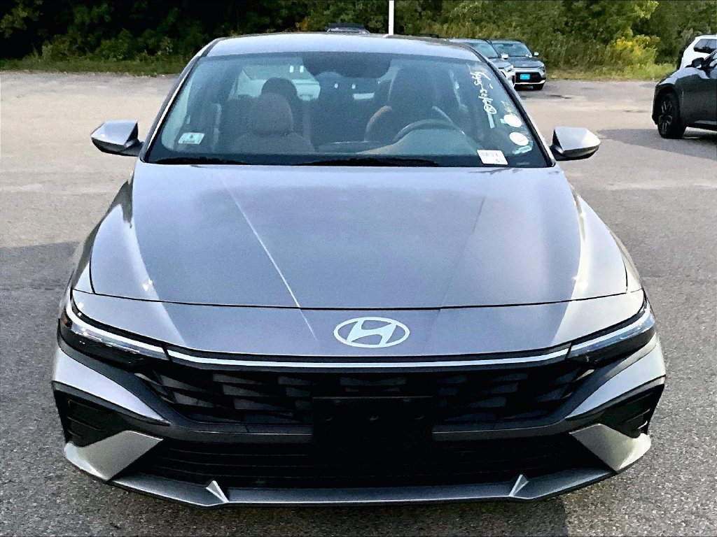 Used 2024 Silver Hyundai SEL image 2