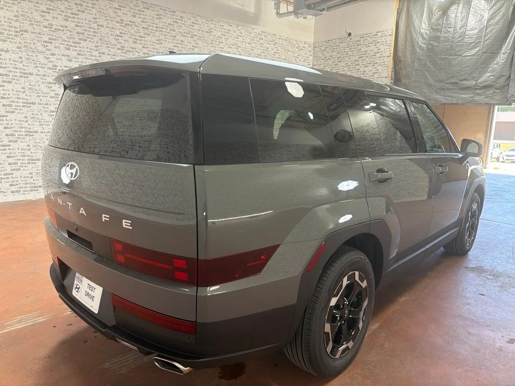 New 2027 Hampton Gray Hyundai SE image 7