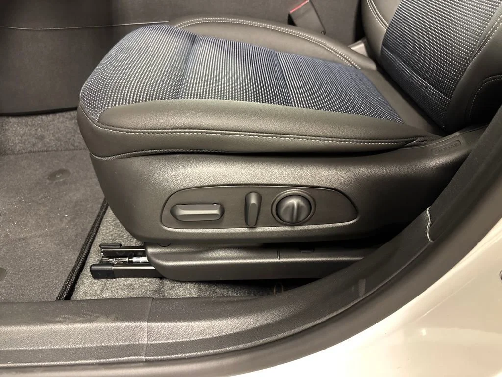 New 2026 Summit White Buick Preferred image 23