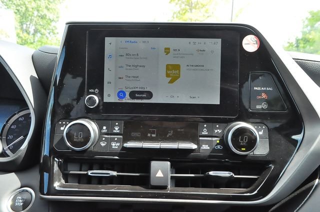 Used 2026  Toyota XLE image 32