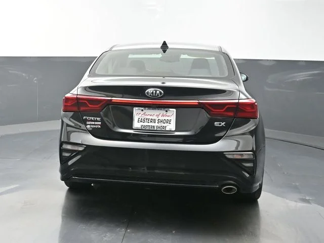 Used 2021 Black Kia EX image 6