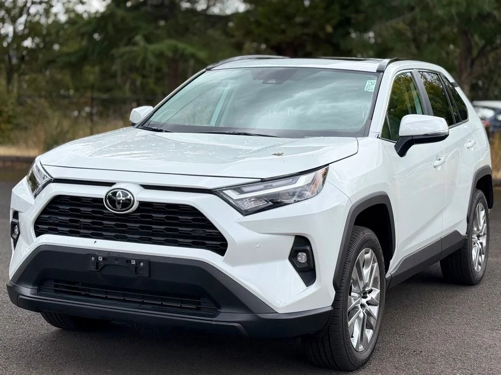 Certified Used 2025 Pearl Toyota XLE Premium image 1