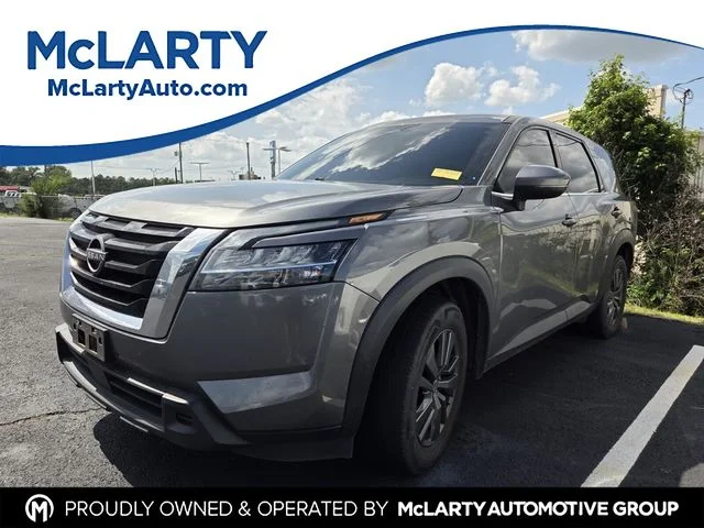 Used 2022 Gray Nissan S image 1