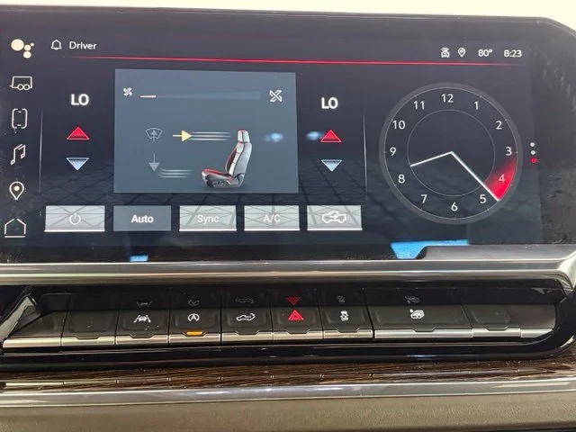 Used 2024  GMC SLE image 32