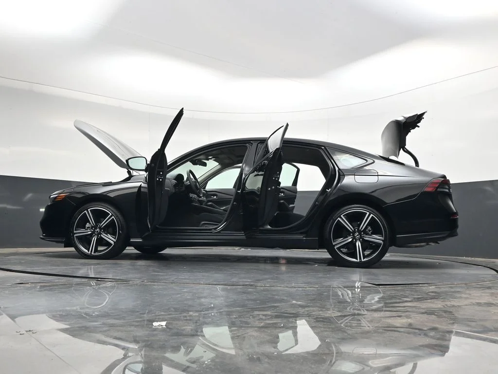 Used 2026 Crystal Black Pearl Honda SE image 41
