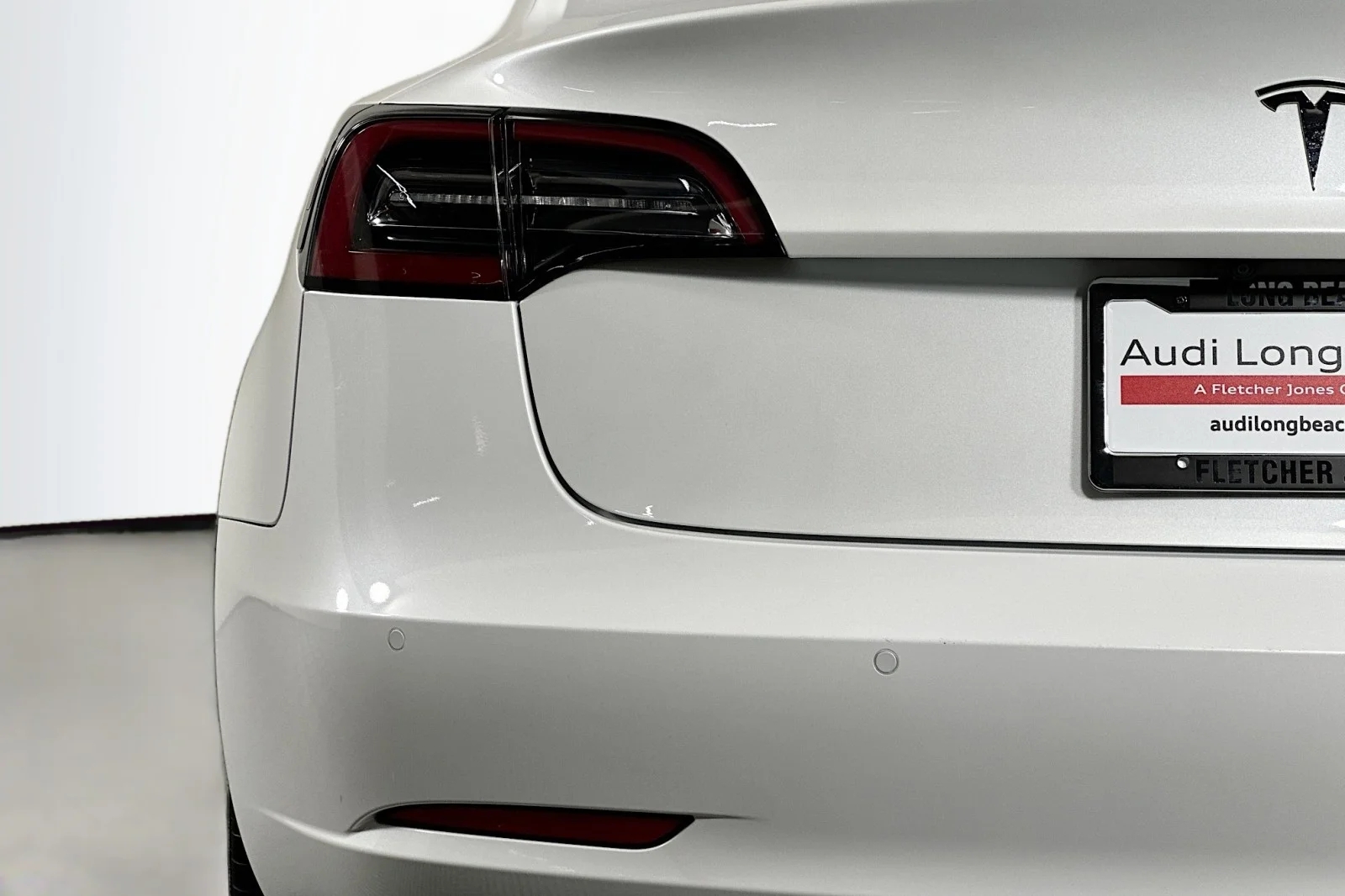 Used 2022 Pearl White Multi-Coat Tesla Long Range image 17