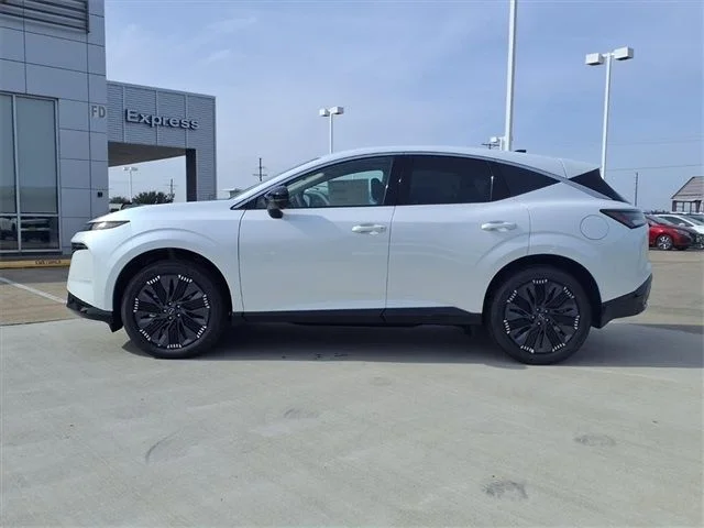 New 2026 White Nissan Platinum image 7