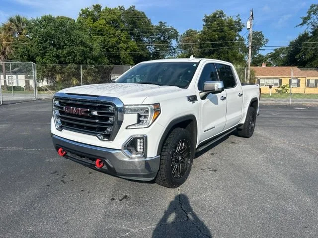 Used 2021 SUMMIT WHITE GMC SLT image 1