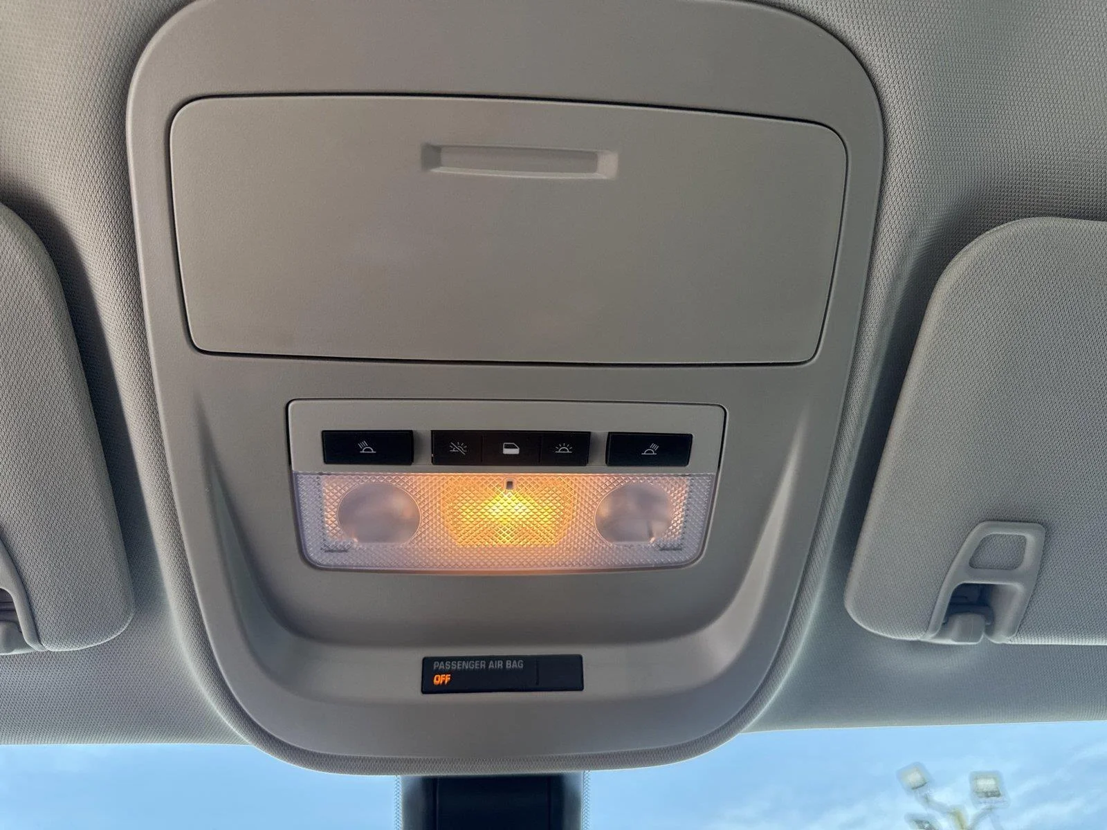 Used 2018 SILVER ICE METALLIC Chevrolet 2WD LT image 29